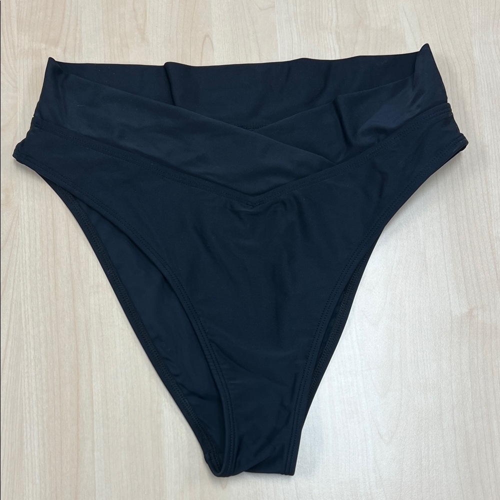 Aquatic Outfitters black high-cut cheeky bikini swim bottoms with twist front M